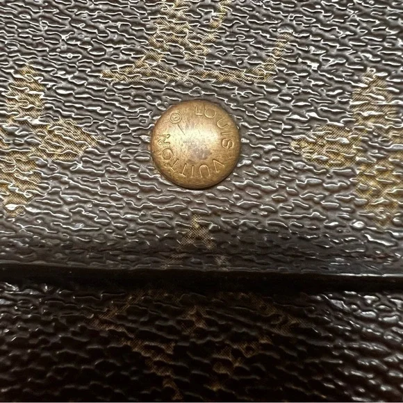 Louis Vuitton Mono Dual Snap Wallet - Picture 13 of 13